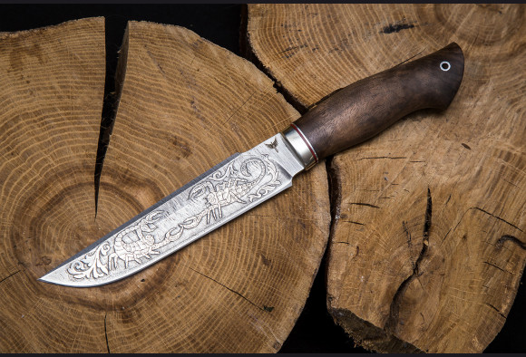 Нож Скорпион <span>(Дамаск 1200 слоев, корень ореха, художественное оформление клинка)</span> 