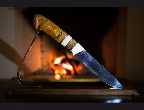 Нож Гепард (Трехслойный ламинат, рукоять стабилизированная карельская береза, кость моржа, вставки титан)