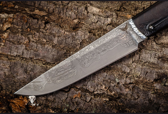 Нож Гепард Эксклюзив <span>(ламинированная сталь, резная рукоять мореный граб, инкрустация дамасская сталь)</span>