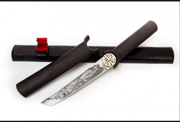 Нож Самурай <span>(дамаск 1200 слоев, мореный граб, деревянные ножны, ручная гравировка)</span>