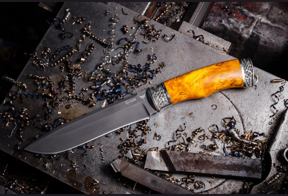 Нож Хищник 2 <span>(булат, стабилизированная карельская береза, литье мельхиор)</span>