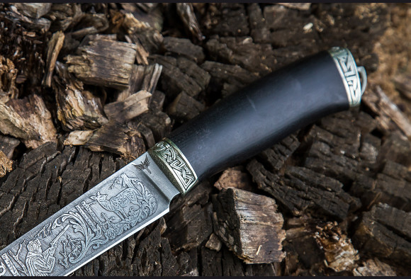 Нож Охотник 2 <span>(дамаск 1200 слоев, мореный граб, литье мельхиор, художественное оформление клинка)</span>