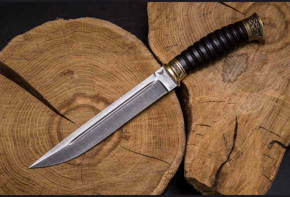 Нож Пластунский <span>(Дамаск 1200 слоев, мореный граб, латунь)</span> деревянные ножны