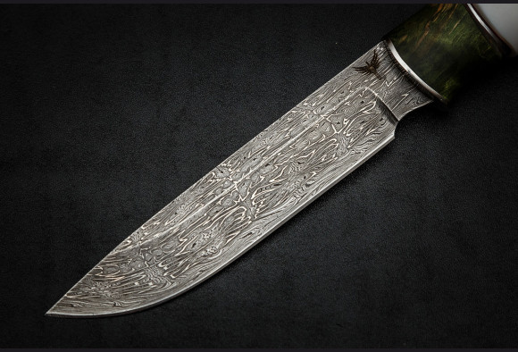 Нож Фрегат <span>(мозаичный дамаск, зеленая стабилизированная береза, рог лося)</span>