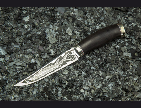 Нож Рыбак 1 (х12мф, мореный граб, мельхиор) художественное оформление клинка