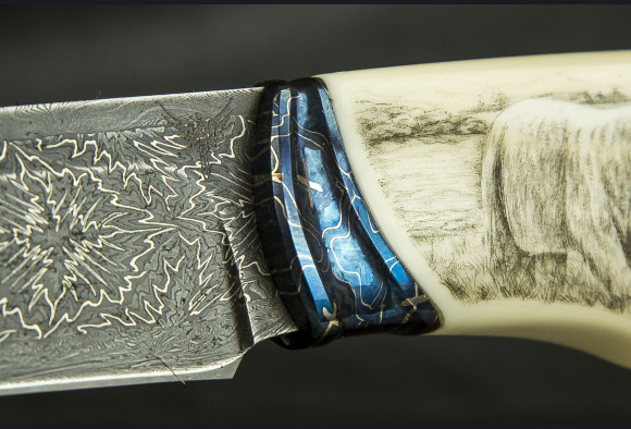 Авторский нож Медвежья тропа <span>(мозаичный дамаск с никелем, клык моржа, больстры мозайка)</span> скримшоу
