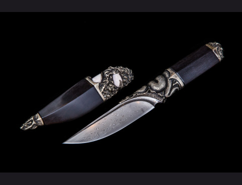 Авторский нож Питон (нержавеющий дамаск, черное дерево, благородный металл, клык моржа)