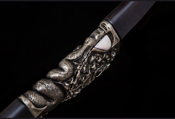 Авторский нож Питон <span>(нержавеющий дамаск, черное дерево, благородный металл, клык моржа)</span>