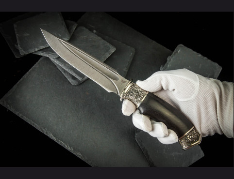 Нож Хищник (Дамаск 1200 слоев, мореный граб,долы камень , литье мельхиор №2 )