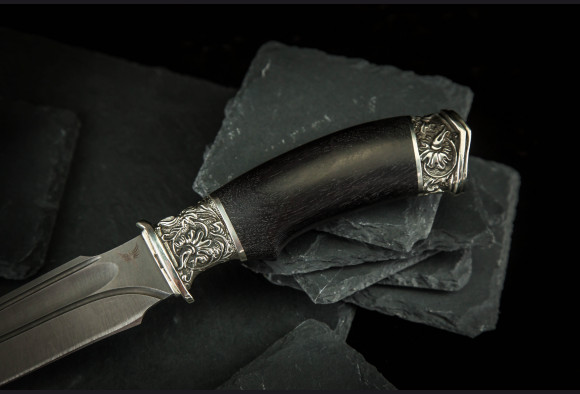 Нож Хищник <span>(Дамаск 1200 слоев, мореный граб,долы камень , литье мельхиор №2 )</span>
