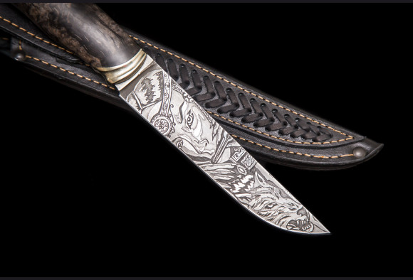 Нож Шаман<span>(х12мф,гравировка премиум,стабилизированная карельская береза )</span>