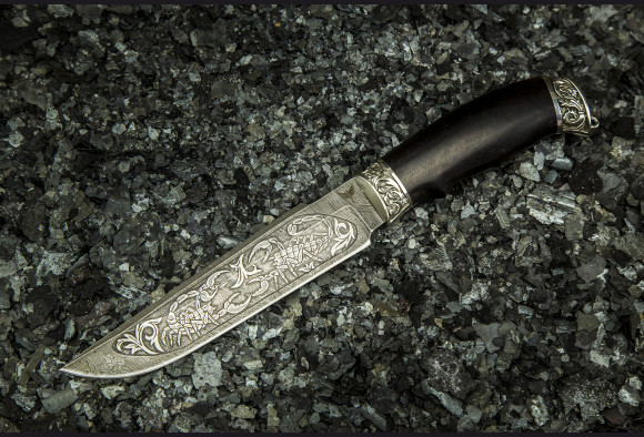 Нож Скорпион <span>(дамаск 1200 слоев, мореный граб, литье мельхиор, художественное оформление клинка)</span>