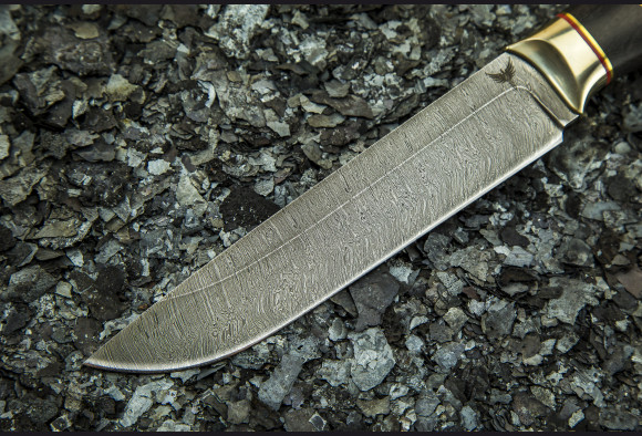 Нож Охотник <span>(дамаск 1200 слоев, мореный граб, рог лося)</span>