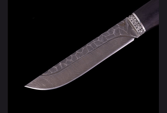 Нож Рейнджер <span>(Дамаск 1200 слоев, мореный граб, литье мельхиор)</span> долы камень